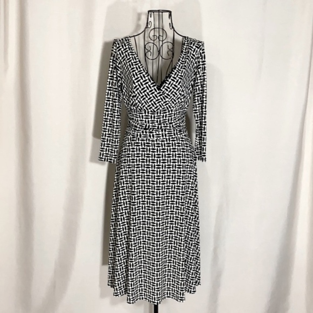 MAGGY LONDON Matte Jersey Empire Waist Dress